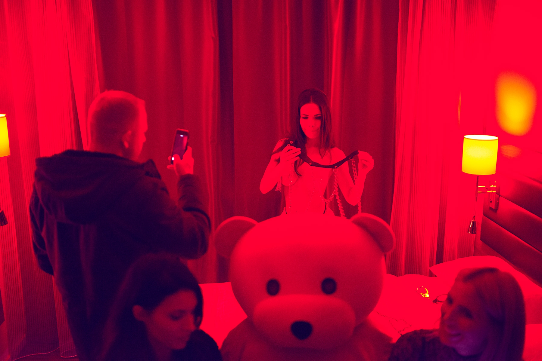 Barbie is not happy that Pink Bear left her. She leaves the packing and finds some chains.