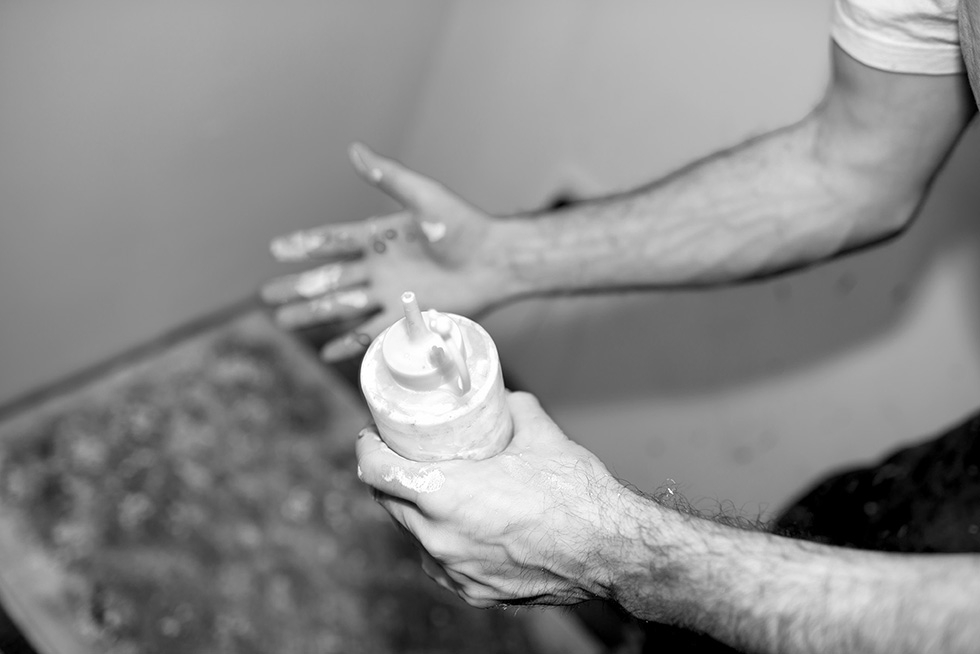 I mix the colours in squeezy bottles for accurate application and ease of mixing