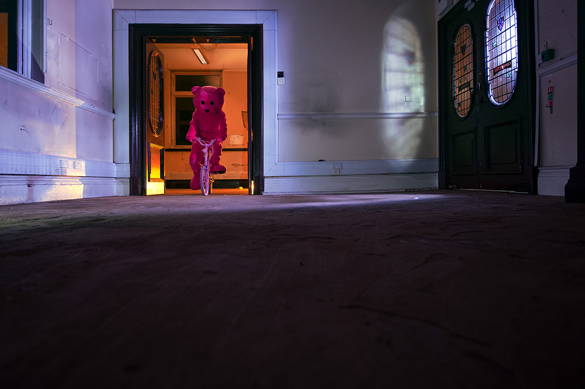 Fulham Town Hall - Art in the Age of Now